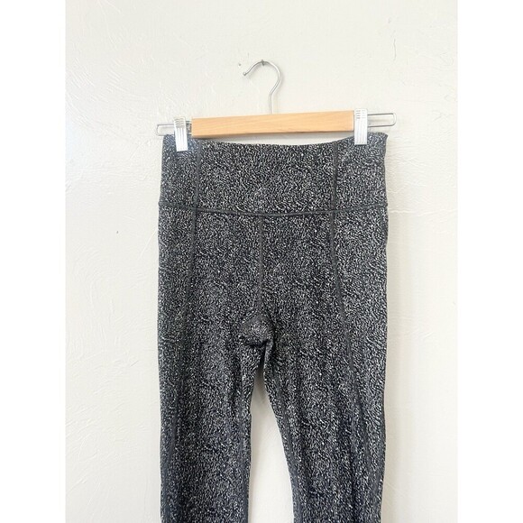 Athleta Leggings Size Small 7/8 Tight Black Lightning Static Workout Running - Picture 3 of 6